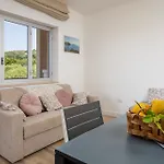 Apartman Nonno Angelo - 4 Bedrooms With Free Parking & Seaview Balcony *