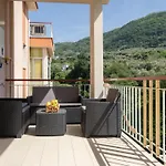 Apartman Nonno Angelo - 4 Bedrooms With Free Parking & Seaview Balcony *