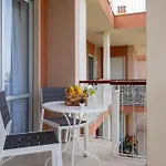 Nonno Angelo - 4 Bedrooms With Free Parking & Seaview Balcony *
