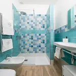 Nonno Angelo - 4 Bedrooms With Free Parking & Seaview Balcony Apartman