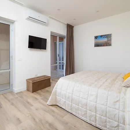Nonno Angelo - 4 Bedrooms With Free Parking & Seaview Balcony Apartamento Sorrento
