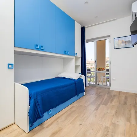 Apartamento Nonno Angelo - 4 Bedrooms With Free Parking & Seaview Balcony Sorrento