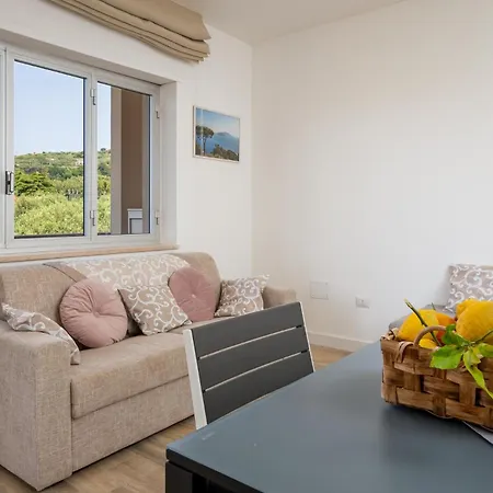 Apartamento Nonno Angelo - 4 Bedrooms With Free Parking & Seaview Balcony *