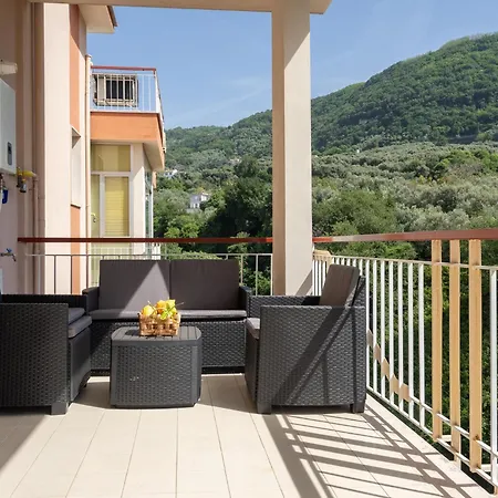 Apartamento Nonno Angelo - 4 Bedrooms With Free Parking & Seaview Balcony *