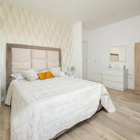 Apartamento Nonno Angelo - 4 Bedrooms With Free Parking & Seaview Balcony Sorrento