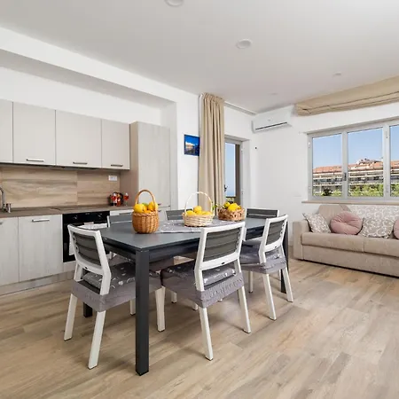 Apartamento Nonno Angelo - 4 Bedrooms With Free Parking & Seaview Balcony Sorrento
