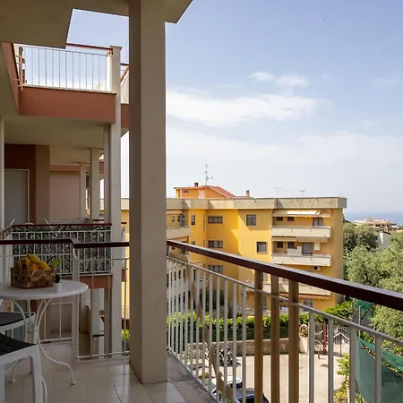 Apartamento Nonno Angelo - 4 Bedrooms With Free Parking & Seaview Balcony *