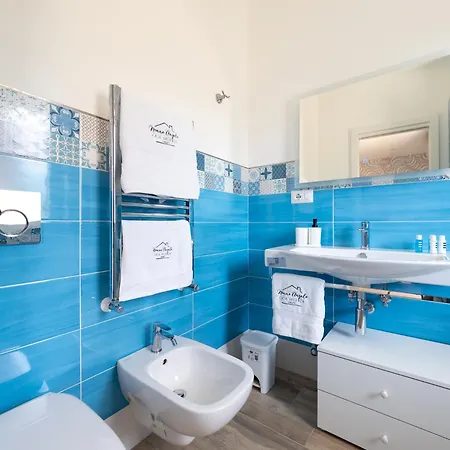 Apartamento Nonno Angelo - 4 Bedrooms With Free Parking & Seaview Balcony