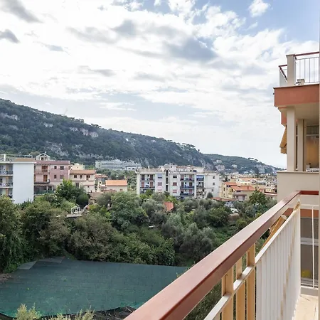 Nonno Angelo - 4 Bedrooms With Free Parking & Seaview Balcony Apartamento Sorrento